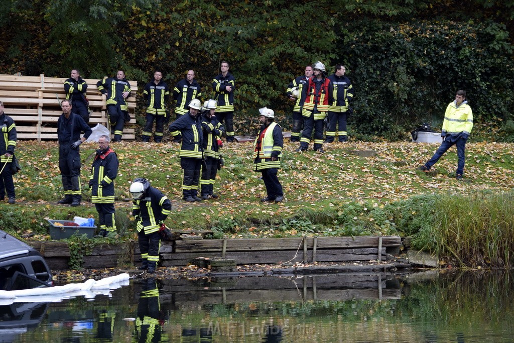 Einsatz BF Koeln PKW im See Koeln Esch P052.JPG - Miklos Laubert